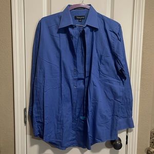 Mens button up dress shirt periwinkle blue size 15.5. 32/33